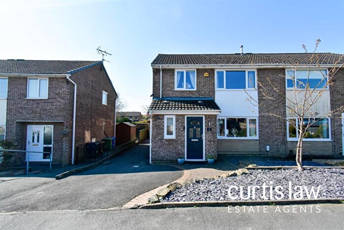 3 Bedroom Semi-Detached House For Sale In Walmsley Avenue, Rishton, BB1