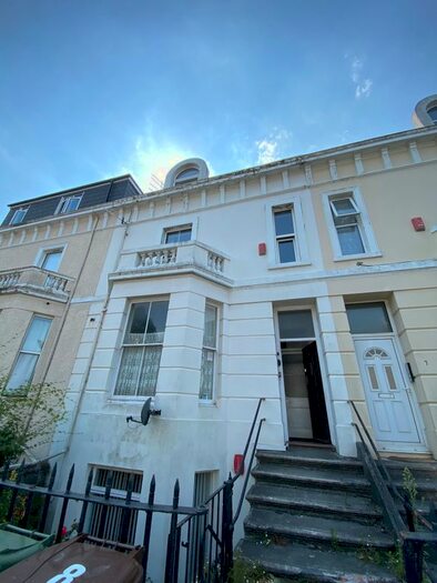 3 Bedroom Maisonette To Rent In Moor View Terrace, Mutley, Plymouth, PL4