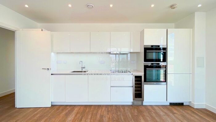 3 Bedroom Flat To Rent In Distel Apartments, Enderby Wharf, London, SE10