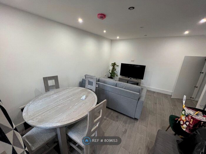 2 Bedroom Terraced House To Rent In Aspen Park Drive, Watford, WD25