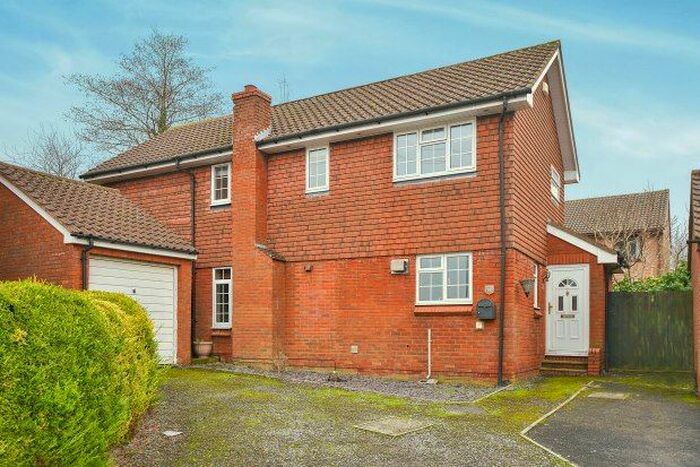 4 Bedroom Property To Rent In Downland Road, Swindon SN2