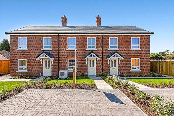 3 Bedroom Terraced House For Sale In Osborne Road, Warsash, SO31