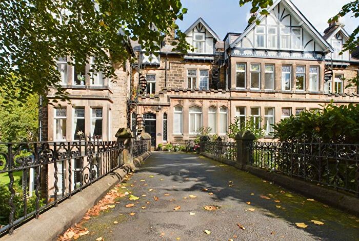2 Bedroom Flat To Rent In Clarence Drive, Harrogate, HG1