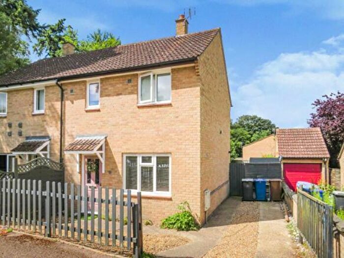 3 Bedroom Semi-Detached House For Sale In Spruce Drive, Brandon, IP27