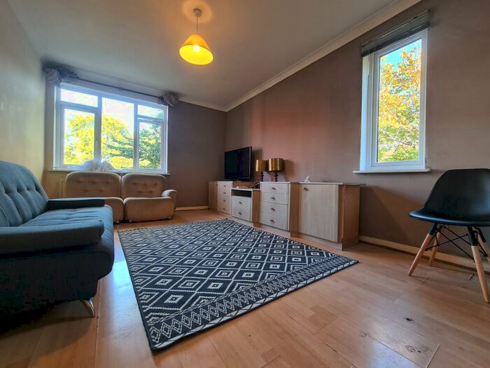 1 Bedroom Flat To Rent In Canberra Close, Hendon, London, NW4