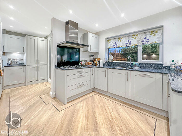 3 Bedroom Semi-Detached House For Sale In Whitehall Close, Colchester, CO2