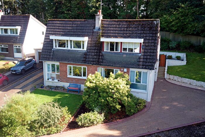 3 Bedroom Semi-Detached House For Sale In Linn Park Gardens, Johnstone, PA5