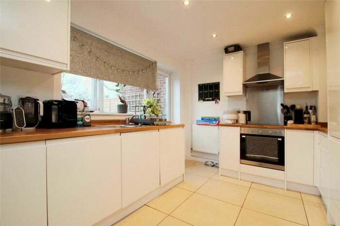 4 Bedroom Semi-Detached House To Rent In Kestrel Close, Hornchurch, RM12
