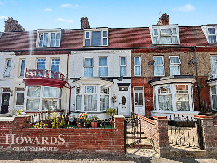 7 Bedroom Terraced House For Sale In North Denes Road, Great Yarmouth, NR30