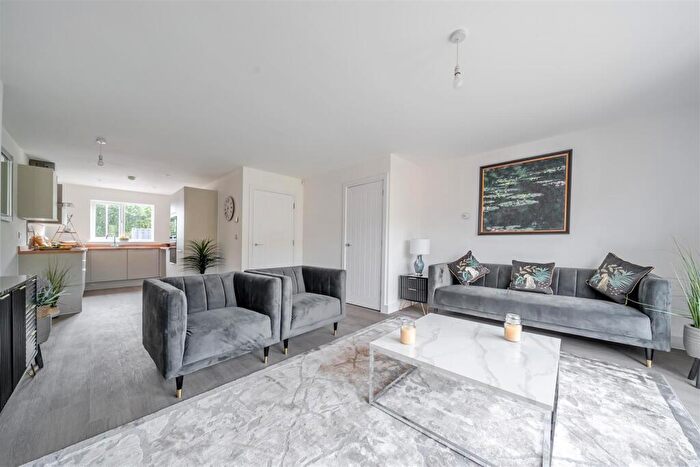 4 Bedroom House For Sale In Osbourne Close, Kingswood, BS15