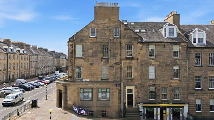 2 Bedroom Flat For Sale In / North Castle Street, Edinburgh, EH2