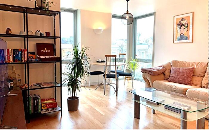 1 Bedroom Flat To Rent In Boundary House, Queensdale Crescent, London, W11