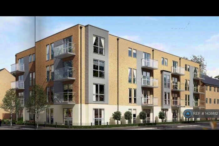 2 Bedroom Flat To Rent In Holly Acre, Dunstable, LU5