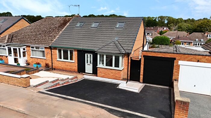 4 Bedroom Semi-Detached Bungalow For Sale In Wychwood Avenue, Finham, Coventry, CV3