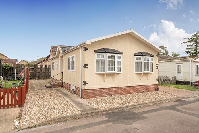 2 Bedroom Park Home For Sale In Waterbeach Court, Denny End Road, Waterbeach, Cambridge, CB25