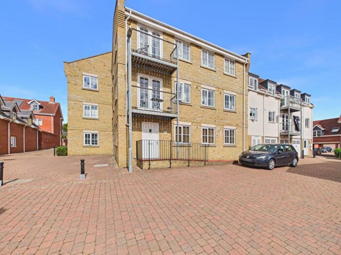 2 Bedroom Maisonette For Sale In Evans Court, Halstead, CO9