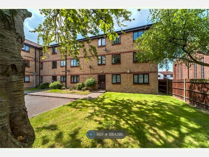 1 Bedroom Flat To Rent In Cloisters Court, Bexleyheath DA7
