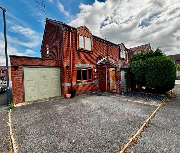 4 Bedroom Semi-Detached House To Rent In Stable Walk, Nuneaton, Warwickshire, CV11