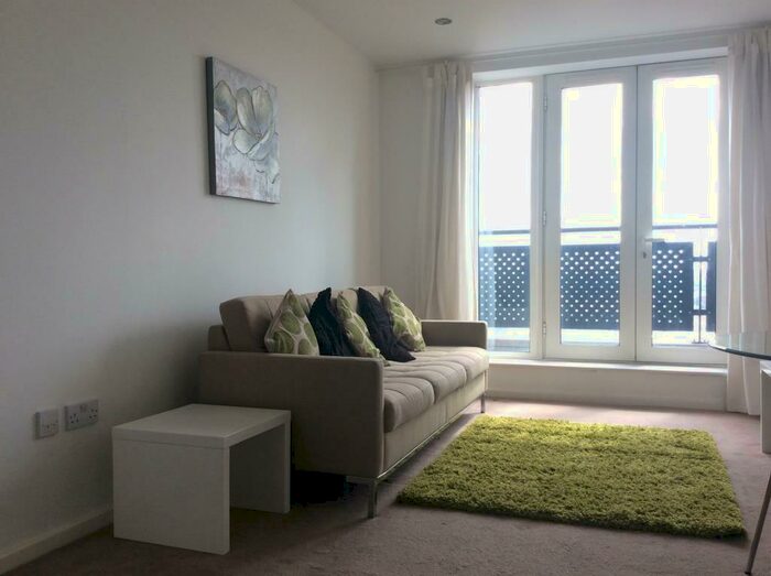 1 Bedroom Apartment To Rent In Hive, Masshouse Plaza, Birmingham, B5