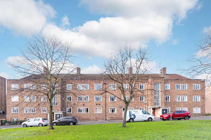 4 Bedroom Flat For Sale In Balham Hill, Clapham South, London, SW12