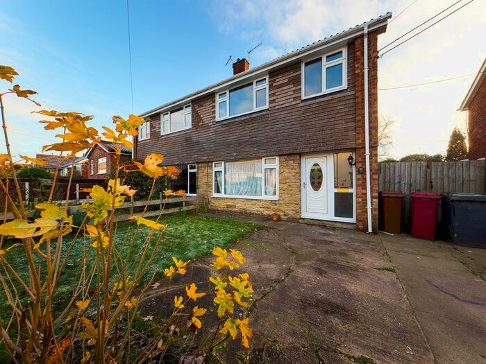3 Bedroom Semi-Detached House To Rent In Park Street, Messingham, DN17