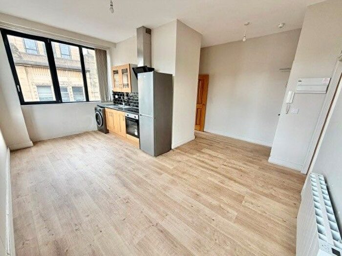 1 Bedroom Flat To Rent In Southgate House, Halifax, HX1