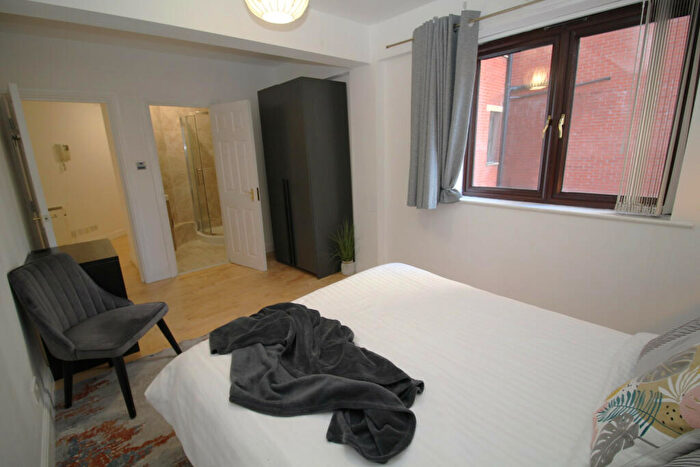 2 Bedroom Apartment To Rent In Tuscany House, Dickinson Street, Manchester, M1