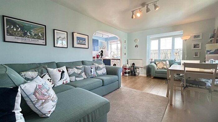2 Bedroom Apartment For Sale In Puffin Way, Broad Haven, Haverfordwest, SA62
