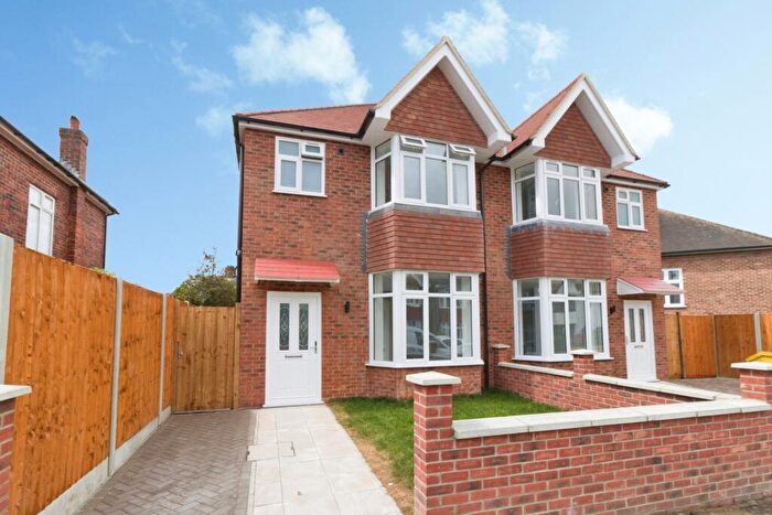 2 Bedroom Semi-Detached House For Sale In South Park Crescent, London, SE6