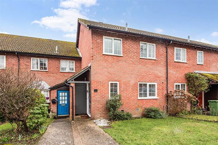 3 Bedroom Terraced House For Sale In Chalcraft Close, Liphook, GU30