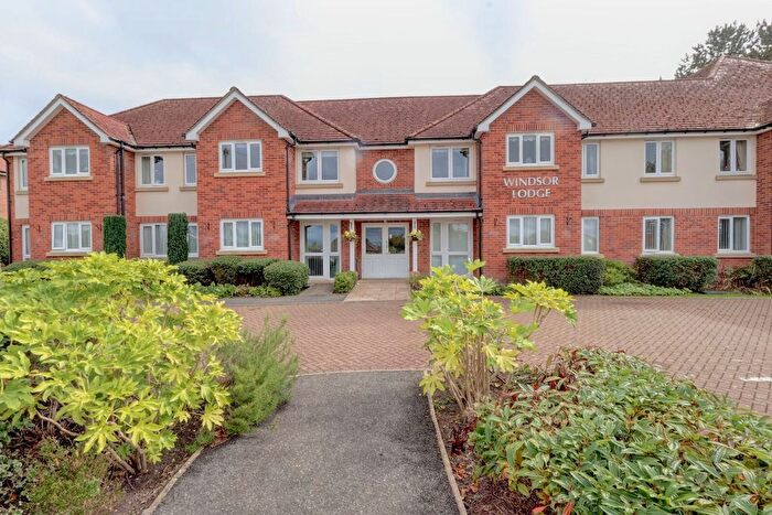 2 Bedroom Flat For Sale In Wellington Avenue, Princes Risborough, Buckinghamshire, HP27