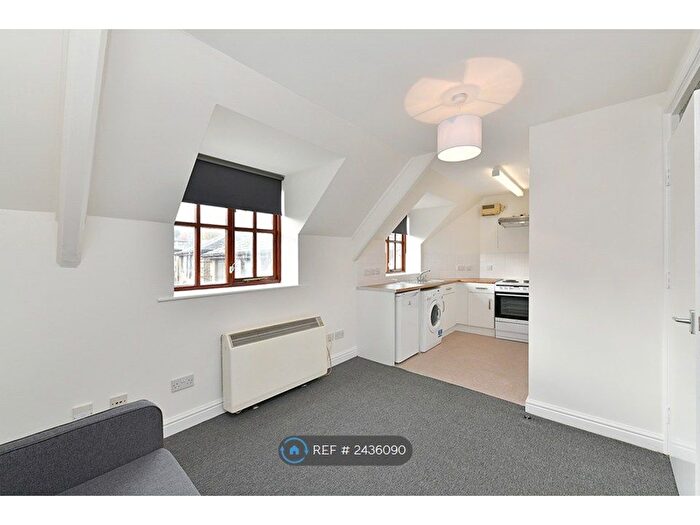 1 Bedroom Flat To Rent In Park Road, London, N8