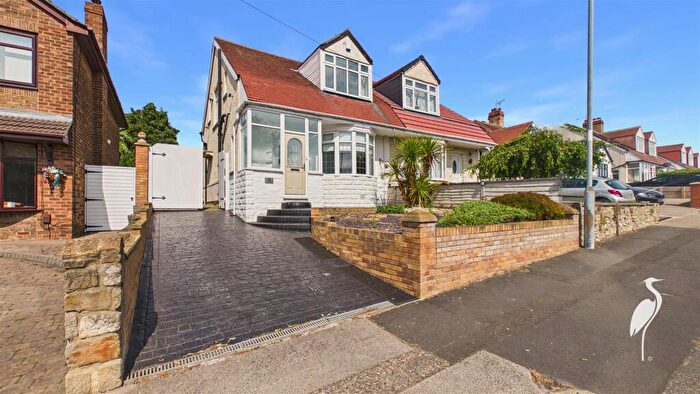 3 Bedroom Semi-Detached House For Sale In Tudor Grove, Humbledon, Sunderland, SR3
