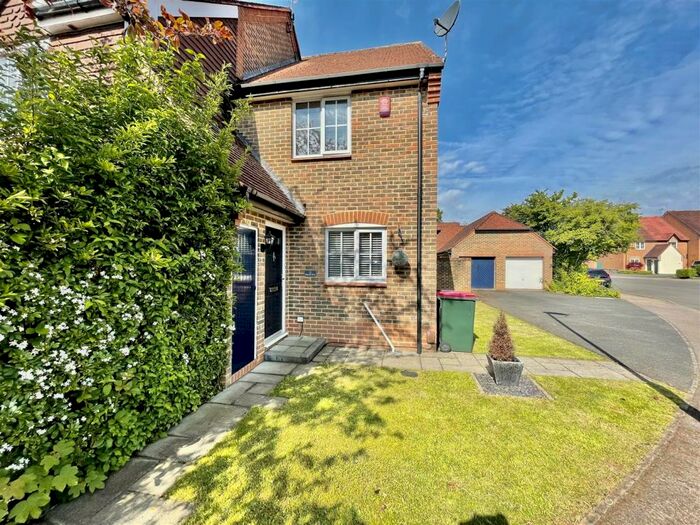 Properties to rent in RH10, Copthorne, Crawley Down, Domewood, Furnace