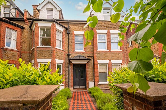 1 Bedroom Maisonette For Sale In Merton Hall Road, Wimbledon, London, SW19