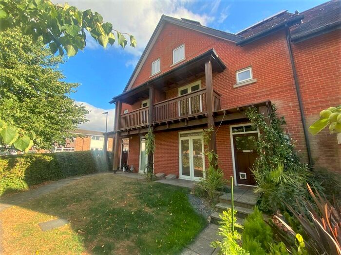 3 Bedroom Town House To Rent In Henderson Avenue, GU2