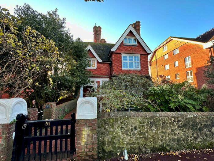 4 Bedroom Apartment To Rent In Carlisle Road, BN21