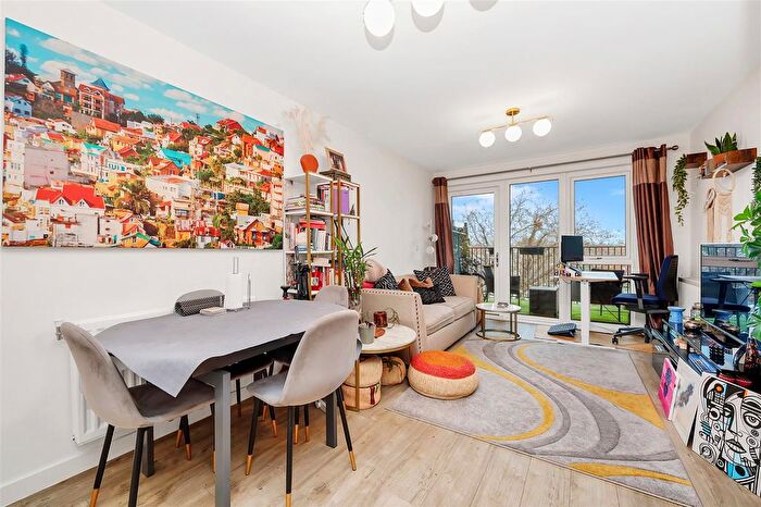 2 Bedroom Flat For Sale In Omnibus House, Cricklewood Lane, London, NW2