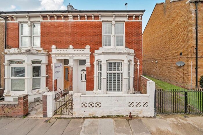 3 Bedroom End Of Terrace House For Sale In Prince Albert Road, Southsea, PO4
