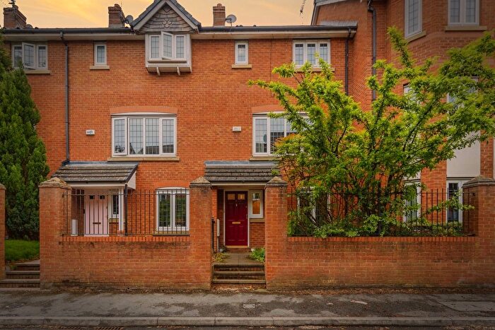 3 Bedroom Town House For Sale In New Barns Avenue, Chorlton, Manchester, M21