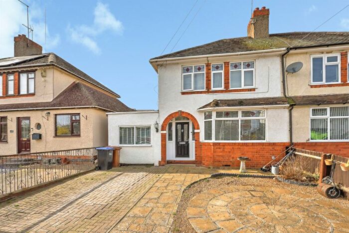 3 Bedroom Semi Detached House For Sale In Briar Hill Walk, Northampton, NN4