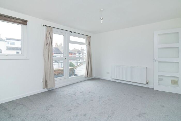 1 Bedroom Flat To Rent In Cossington Road, Canterbury, CT1
