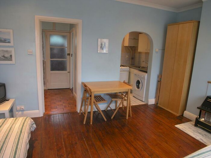 Studio To Rent In Finchley Lane, Hendon, NW4