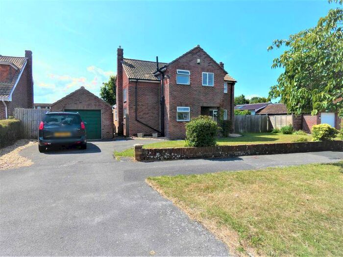 4 Bedroom Detached House To Rent In Seafield Park Road, Hill-Head, Fareham, PO14