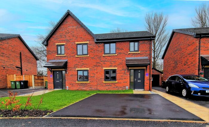 3 Bedroom Semi-Detached House To Rent In Laurus Grove, Lancashire, PR3