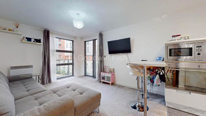2 Bedroom Apartment For Sale In Masson Place. Hornbeam Way, Green Quarter, M4
