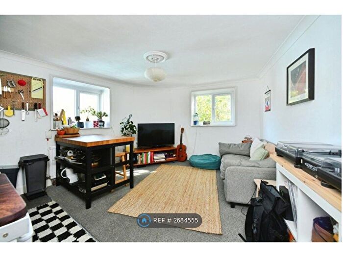2 Bedroom Flat To Rent In Clyde Rd, Brighton, BN1