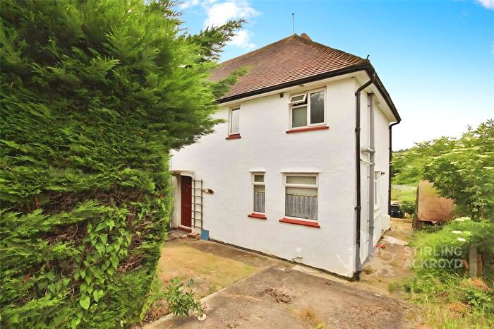 4 Bedroom Semi Detached House To Rent In The Oval, Guildford, Surrey, GU2