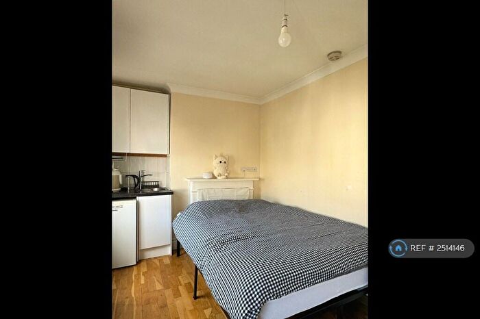 Studio To Rent In Mercia Grove, London, SE13