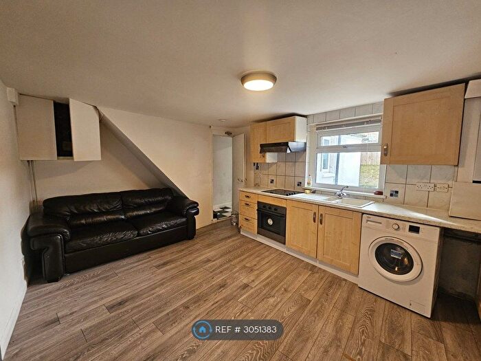 3 Bedroom Flat To Rent In Herbert Road, London, SE18
